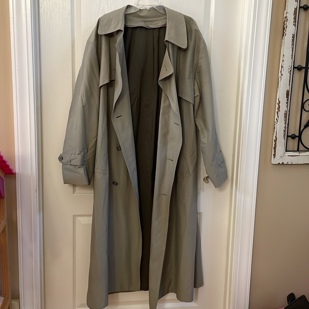 London Fog Light Gray or Tan Trench Coat Size 44L - Picture 2 of 5
